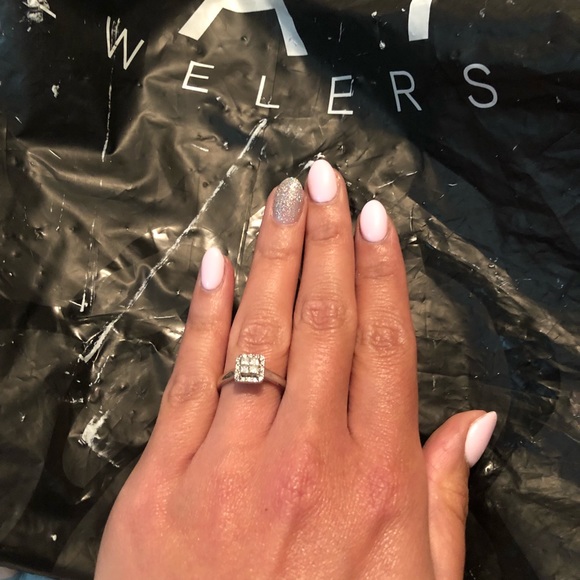 Engagement Ring - Picture 4 of 6